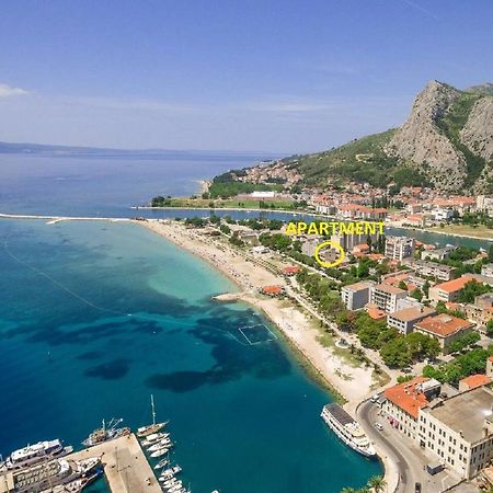 Ap Punta Next To Sandy Beach, Apartment With Garden Omis Bagian luar foto